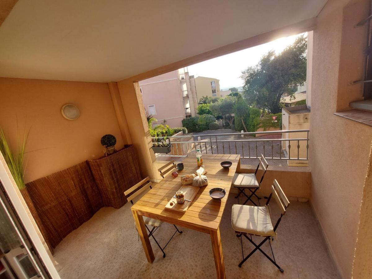 T2 Neuf Et Calme Au Coeur De Sanary Avec Terrasse Et Box Apartman Kültér fotó